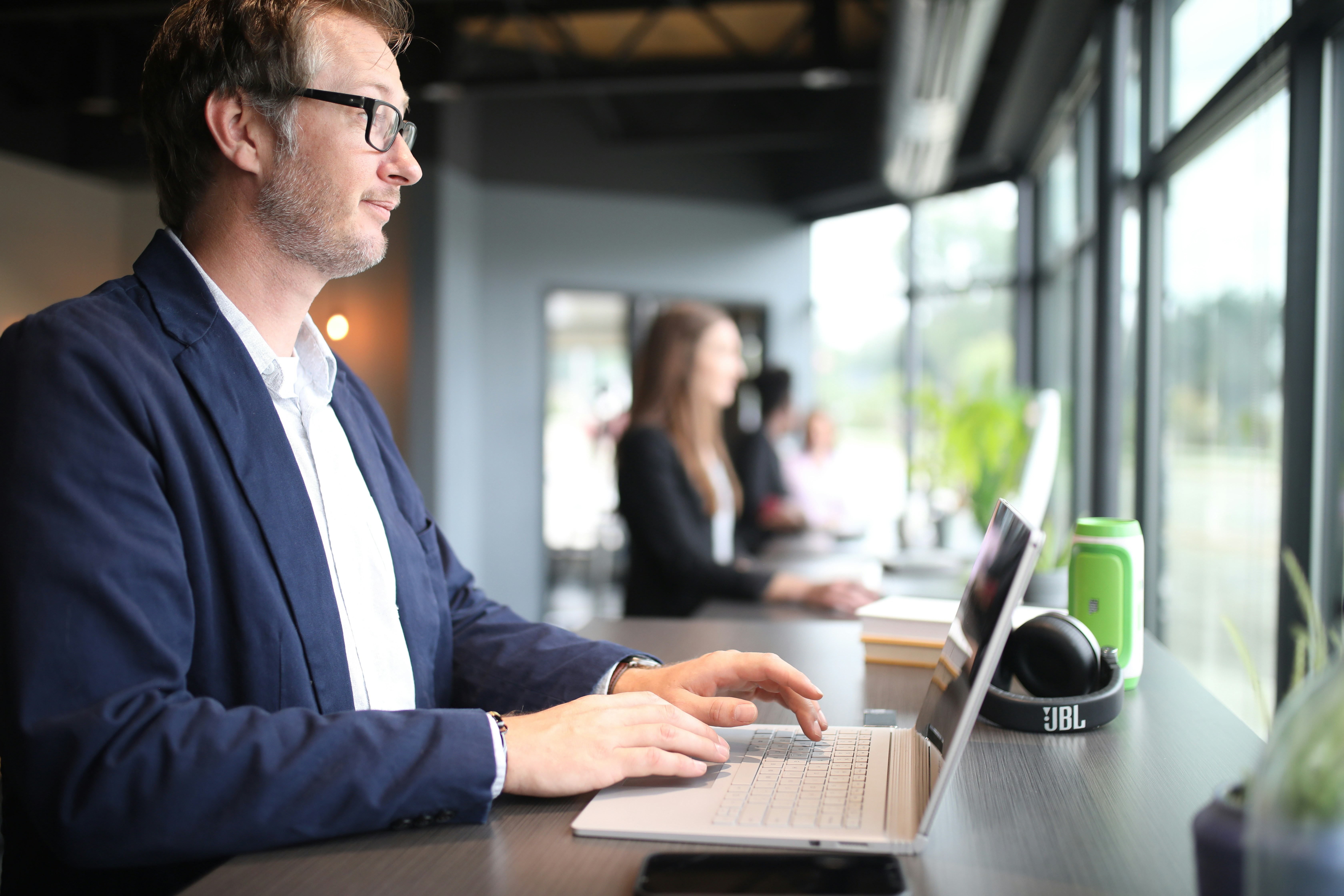 Illustration : Internal IT or managed services: which to choose for your SMB?